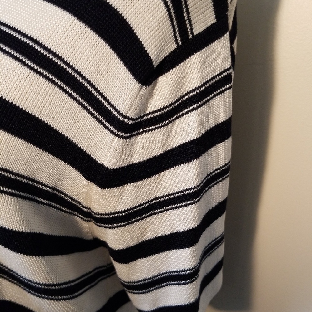 Talbots 100%silk top - Picture 3 of 6